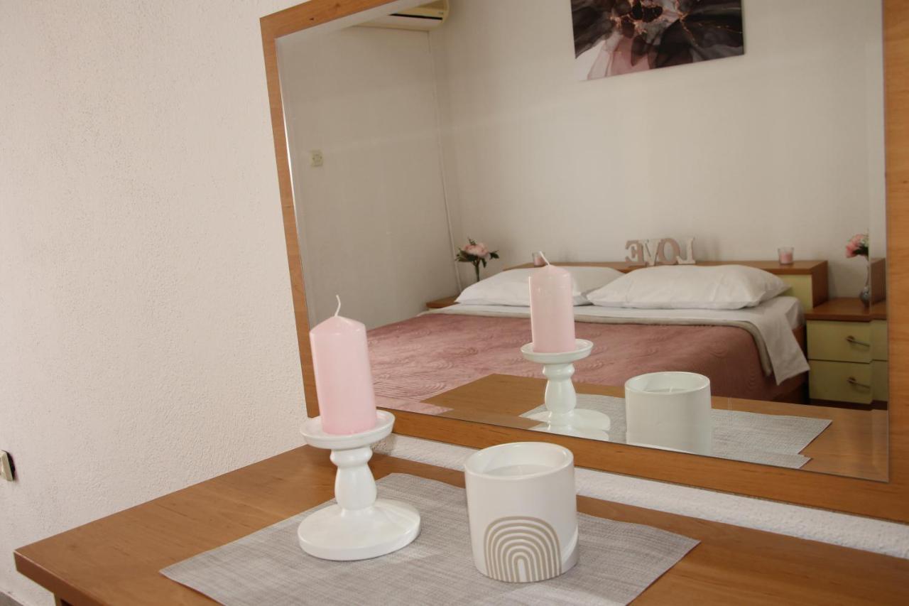 Motel "Tri Lovca" クニン エクステリア 写真
