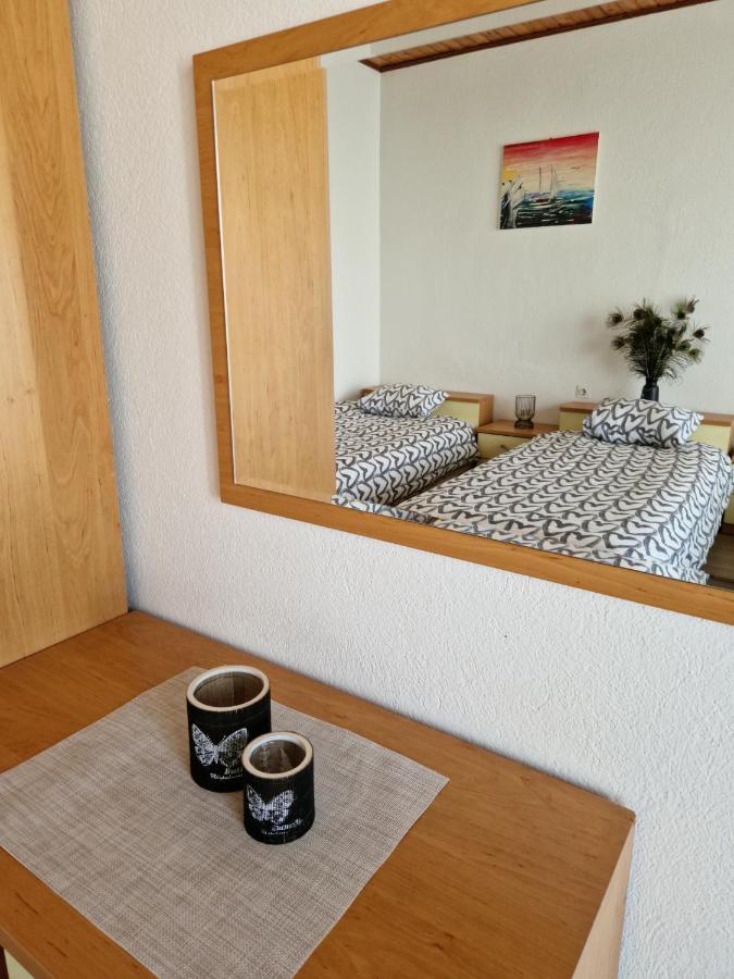 Motel "Tri Lovca" クニン エクステリア 写真